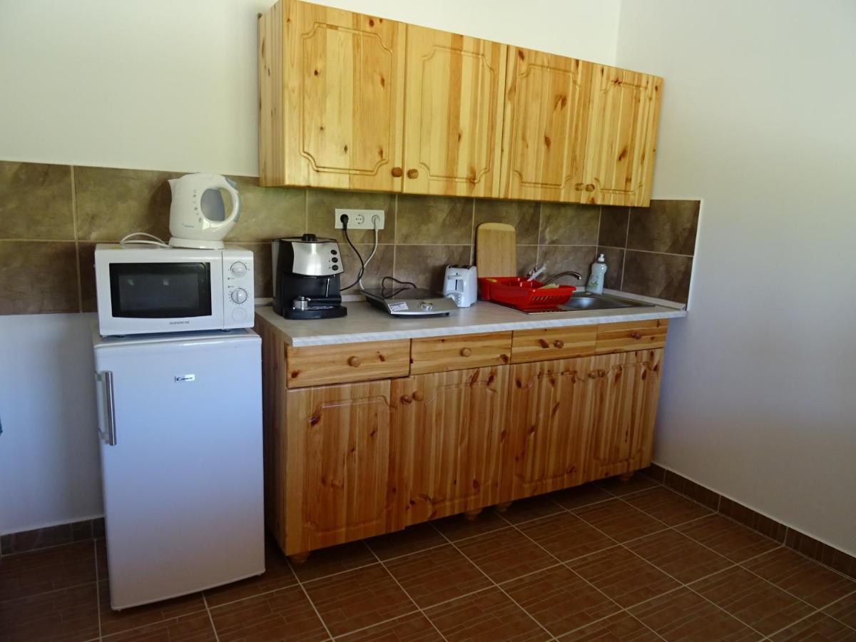 Kisrejtek Apartmanhaz Lispeszentadorján エクステリア 写真