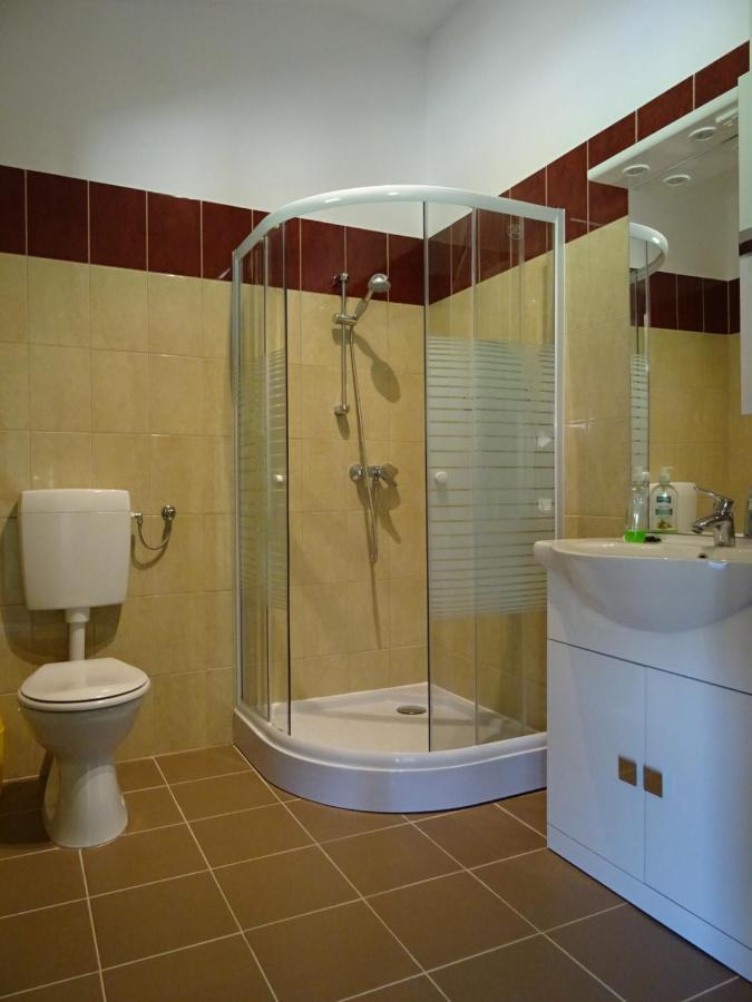 Kisrejtek Apartmanhaz Lispeszentadorján エクステリア 写真